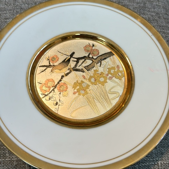 VINTAGE ART OF CHOKIN 24K GOLD EDGED 6” PLATE WITH FLOWER DESIGN two pla… - Picture 3 of 10